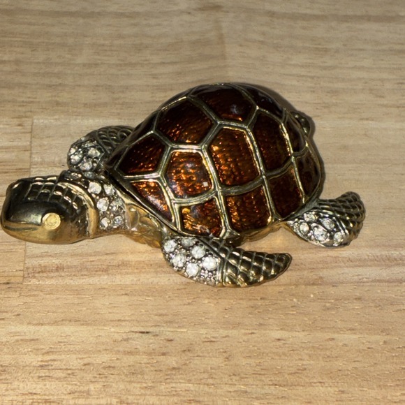 The Unbranded Brand Other - Brass Sea Turtle Trinket Box with‎ Rhinestones Magnet Closure